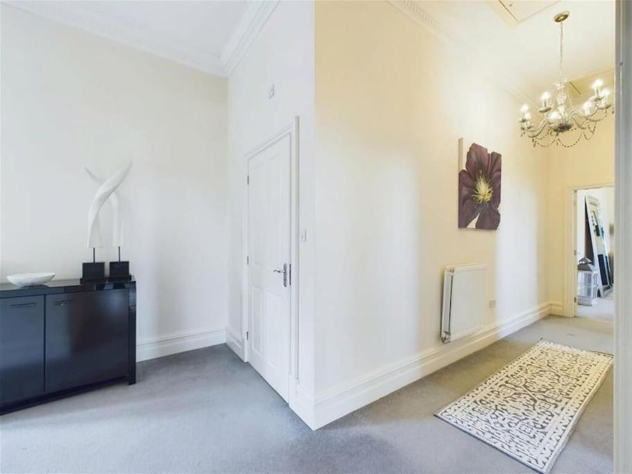 Upmarket Apartment In Ормскирк Экстерьер фото